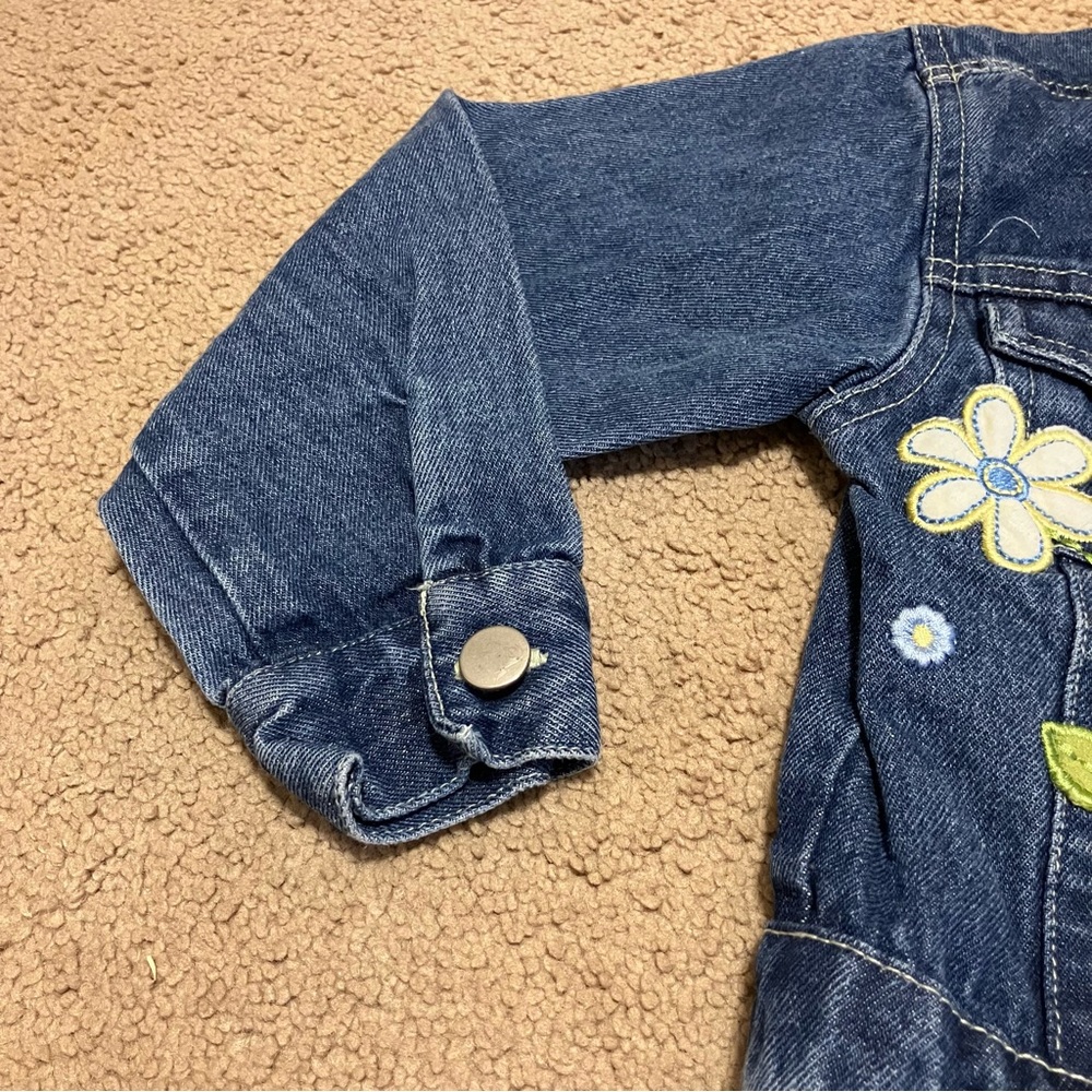 Kids Play Jean Jacket w/ Floral appliqué detail & Velvet trim Girl’s Sz 4T - Picture 3 of 10